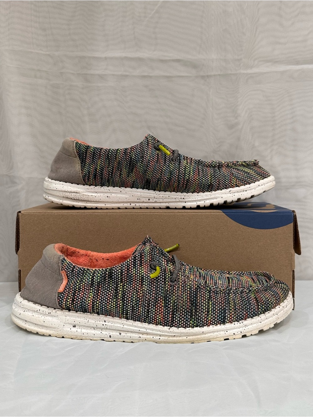 Women’s 9 Hey Dudes | Slip-On Loafers | Wendy Sox w/Peacock Pink